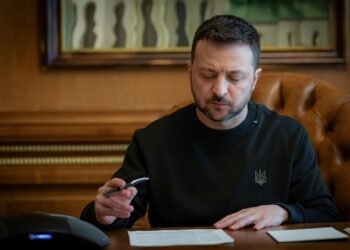 Зеленский одобрил продление военного положения и мобилизации еще на 90 дней