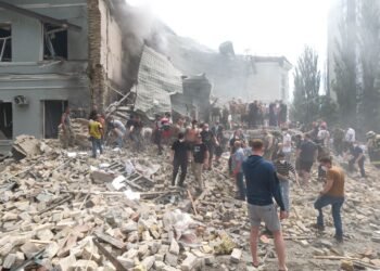 Возмездие за “Охматдет” и Грозу: Зеленский подписал санкции против виновных в ракетном терроре