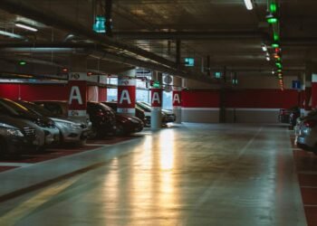 Киев больше не лидер: где в пригороде столицы за паркоместо просят более миллиона гривен