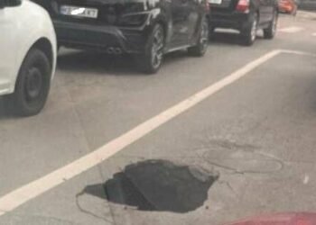 Непомітна “пастка” серед дороги: у Дніпрі утворилося нове провалля