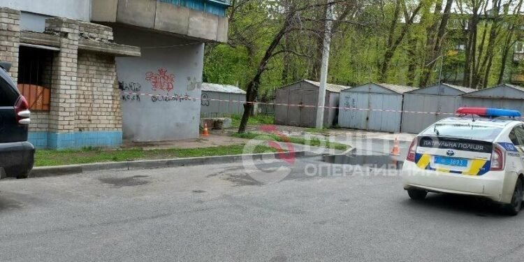 Працювали вибухотехніки: підозрілий рюкзак виявили біля багатоповерхівки у Дніпрі