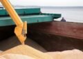 Скандал с краденым зерном: Израиль игнорирует запросы, МИД вручил “ноту протеста”