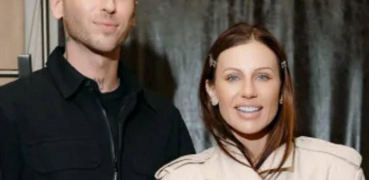 Новий скандал: Алхім з Дніпра оголеною вийшла на зв’язок