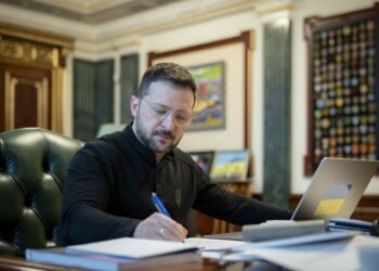 Зеленский подписал указ о правах крымскотатарского народа: что изменится