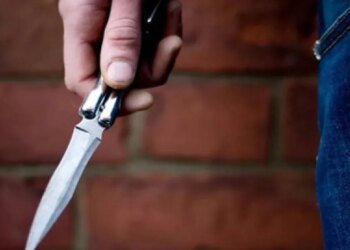 Напав на двох перехожих з ножем – у Житомирі затримали чоловіка, що перебував в СЗЧ