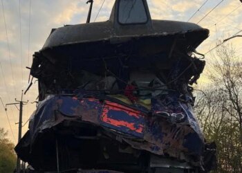 На Львівщині автокран врізався у потяг, загинув машиніст-ветеран