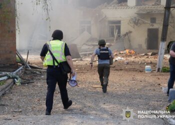 Під завалами дитсадка у Сумах після удару рф знайшли загиблу, є постраждалі