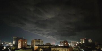 У ростові-на-дону після серії вибухів палають стратегічні заводи