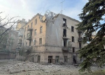 росіяни скинули авіабомбу на багатоповерхівку у Дружківці, є загибла і п'ятеро поранених