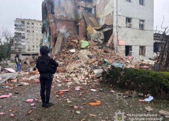 На Сумщині через російські атаки постраждали двоє людей, у Шостці пошкоджено десятки будівель