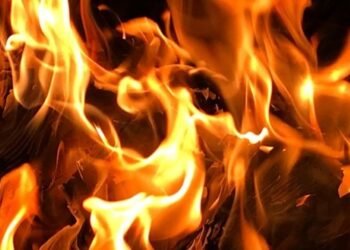 Кривий Ріг у диму: пожежа в багатоповерхівці після російської атаки