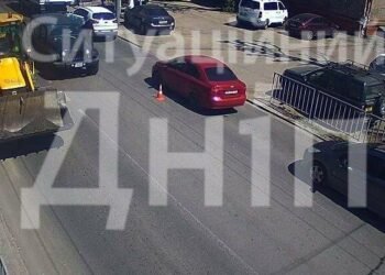 Дніпро у заторах: в центрі обмежили дороги