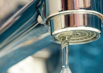 Без води цілі вулиці й села: у Дніпрі та передмісті масштабні відключення