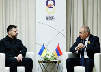 Пощечина веслом: визит Зеленского в Ереван закрепил вытеснение РФ с Южного Кавказа