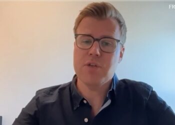Мобилизация без смягчений и уставший парламент: журналист The Times о реалиях в Украине