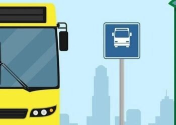 Об’їзди, скорочення і скасування: як сьогодні працює транспорт у Дніпрі