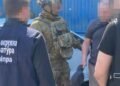 Повний багажник грошей: у Дніпрі чоловік продавав “відрядження” за кордон