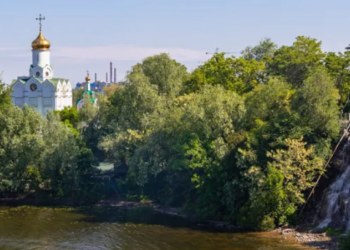У Дніпрі знову ожив “Поріг Ревучий”: графік роботи та історія водоспаду