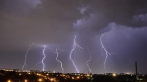 У Дніпрі та області оголосили жовтий рівень небезпеки через грозу
