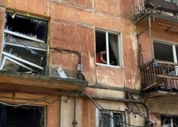 Дніпро в руїнах після атаки: влада дала інструкцію мешканцям