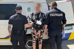 У Дніпрі чоловік підпалив автомобіль поліцейського