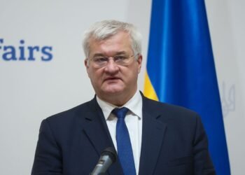 “Придется бороться за своих людей”: МИД сделал заявление об украинцах за рубежом