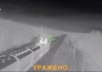 Горели локомотивы и цистерна: “Призраки” ГУР сорвали железнодорожную логистику РФ в Крыму