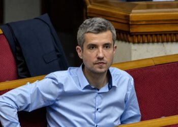 Рада со второй попытки забрала мандат у нардепа от “Голоса”: что о нем известно
