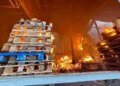 Удар рф по Дніпру 3 травня – понад 100 рятувальників гасять пожежу на складах