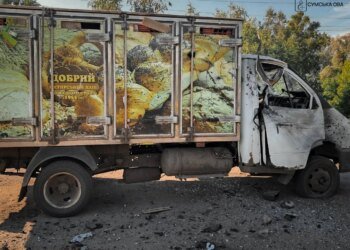 Окупанти прицільно вдарили дроном по машині з хлібом на Сумщині