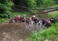 Понад 30 дітей були на мосту, шестеро – постраждали: на Буковині розпочато розслідування