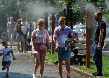 Як спека впливає на здоров'я: симптоми перегріву та поради лікарів