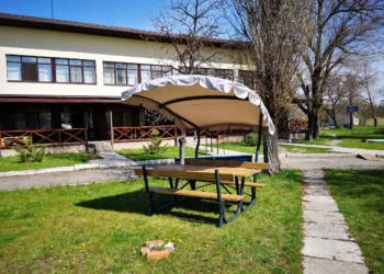 Open Space у саду: чому альтанки в стилі мінімалізм витісняють класичні бесідки