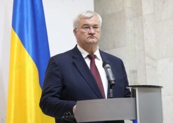 Россияне не смогут свободно приезжать в Украину после войны, – Сибига