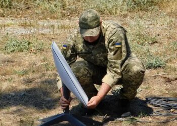 росія намагається глушити Starlink, щоб протидіяти українським дронам – Reuters