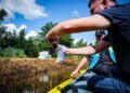 У Києві розчищають Кирилівське озеро після атаки рф 2 липня