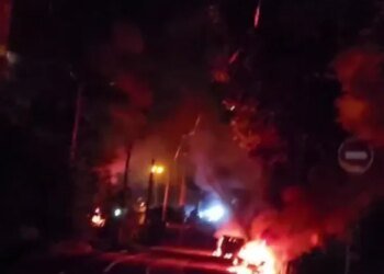 Київ оговтується після балістичної атаки, у п'яти районах пожежі та руйнування, є постраждалі