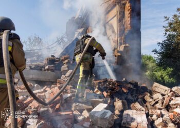 рф вдарила по приватному сектору Біленького на Донеччині, троє людей загинули під завалами