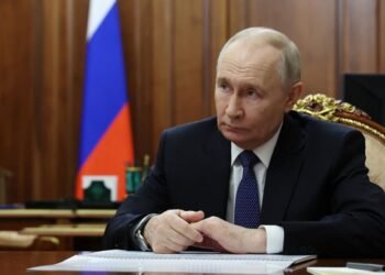 Рейтинг Путина обваливается вторую неделю подряд: результаты опроса