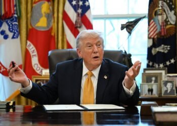 Трамп резко изменил позицию по Ормузскому проливу