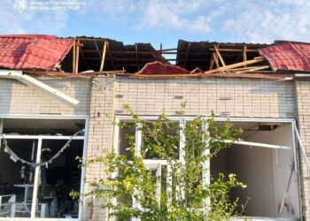 Безпілотники, КАБи та артилерія: під атаку потрапили три райони Дніпропетровщини
