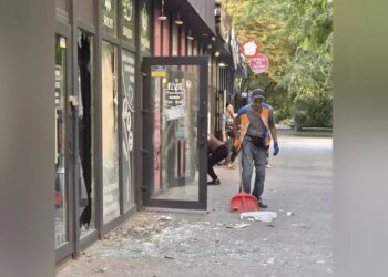 Вибиті вікна, понівечені магазини та аварія з аміаком: наслідки удару по Дніпру
