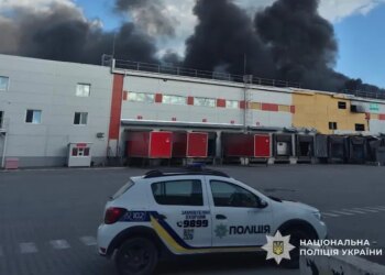 Відправлення під загрозою: у Дніпрі після атаки зруйновано термінал «Нової пошти»