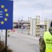 Украинцев будут пускать в ЕС только с одной справкой: Еврокомиссия готовит новые правила