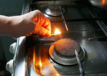 Газ зник у багатоповерхівках Дніпра: що сталося і коли мешканцям повернуть постачання