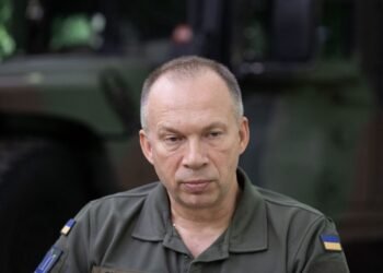 Командующие ВМС и ДШУ публично поддержали Сырского на фоне протестов
