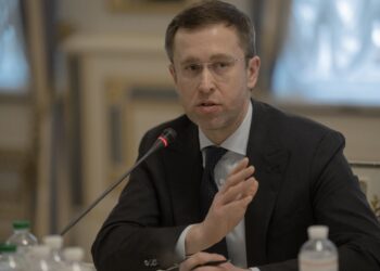 Новые правила для Кабмина: Корецкий поручил министрам лично работать с Радой
