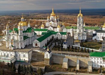 Почаевской лавре определили дедлайн для разрыва связей с РПЦ