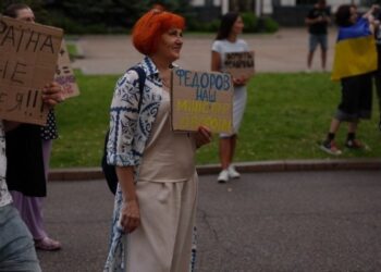 Напруга навколо Міноборони зростає: у Дніпрі знову вийшли на акцію підтримки Федорова