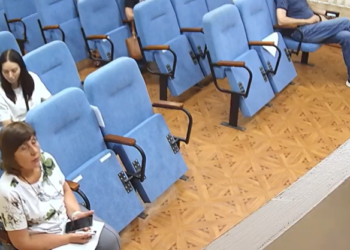 Бійка в міськраді: на Дніпропетровщині напали на мера